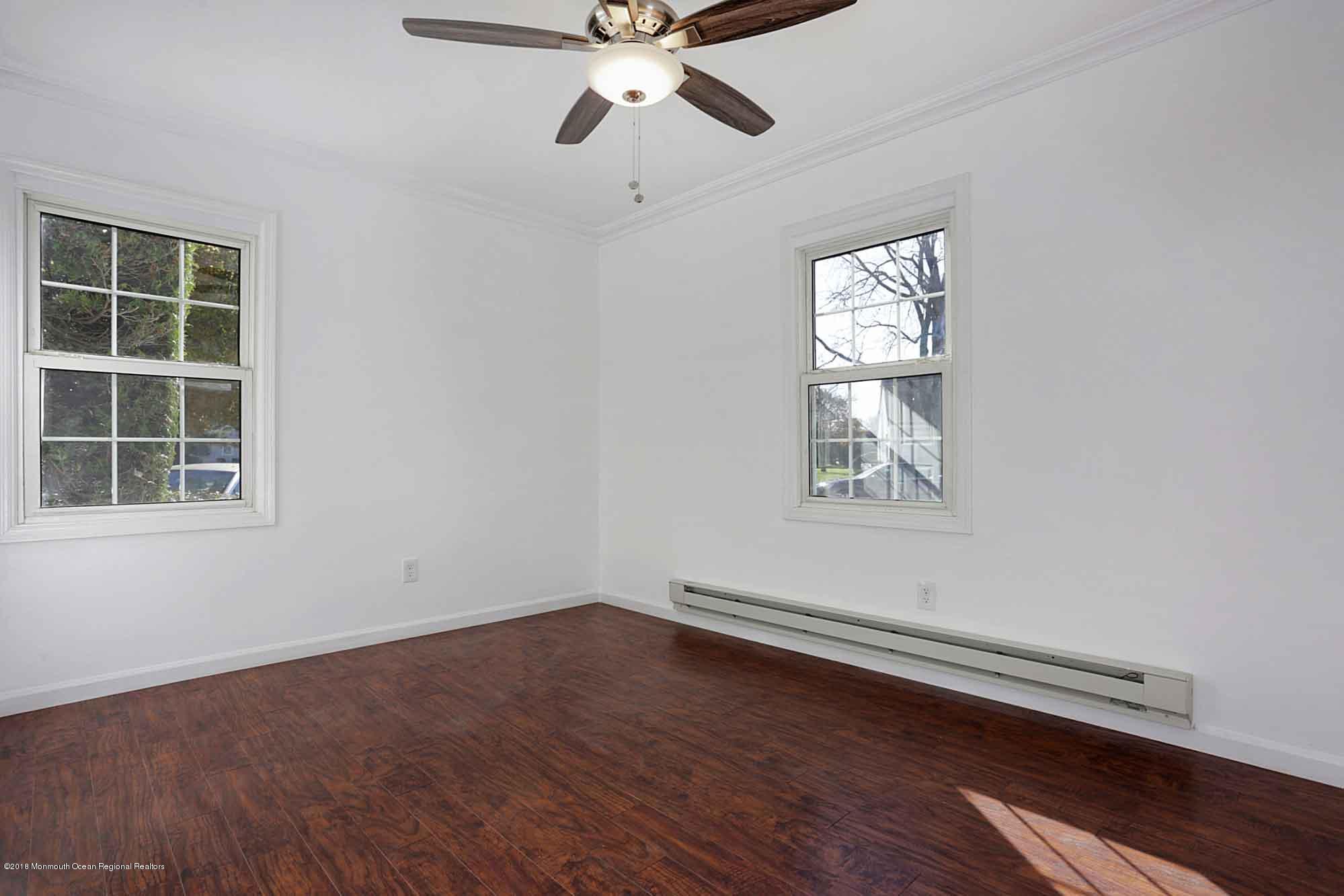11 B Zacatin Road Freehold, NJ 07728 - Photo 12 of 18 IMG_3900_2_fused