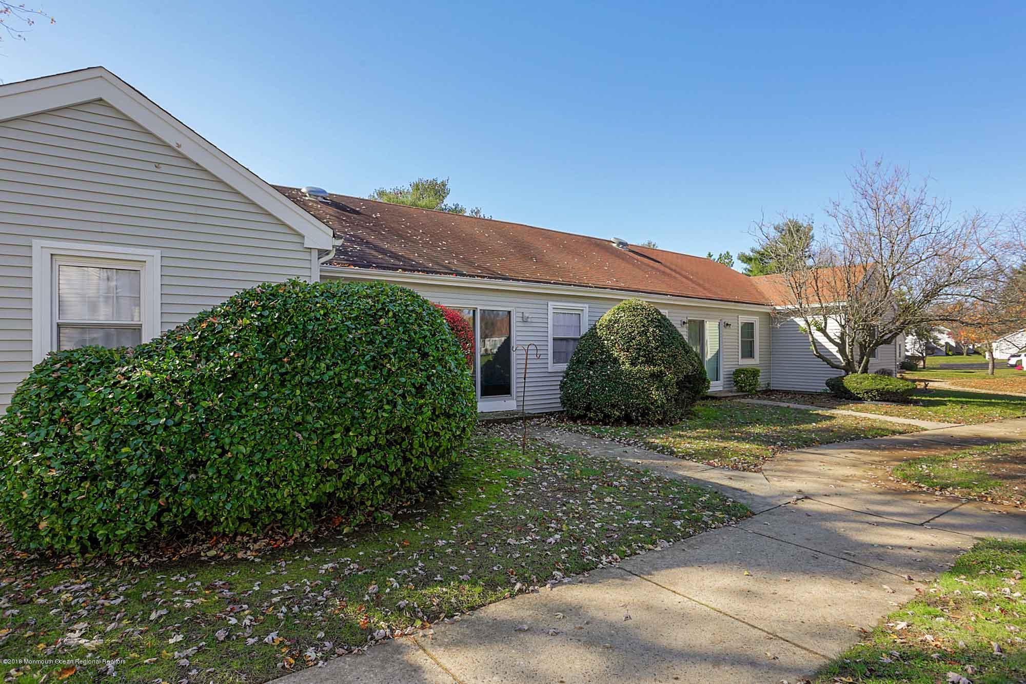 11 B Zacatin Road Freehold, NJ 07728 - Photo 15 of 18 IMG_3977_78_79_80_81