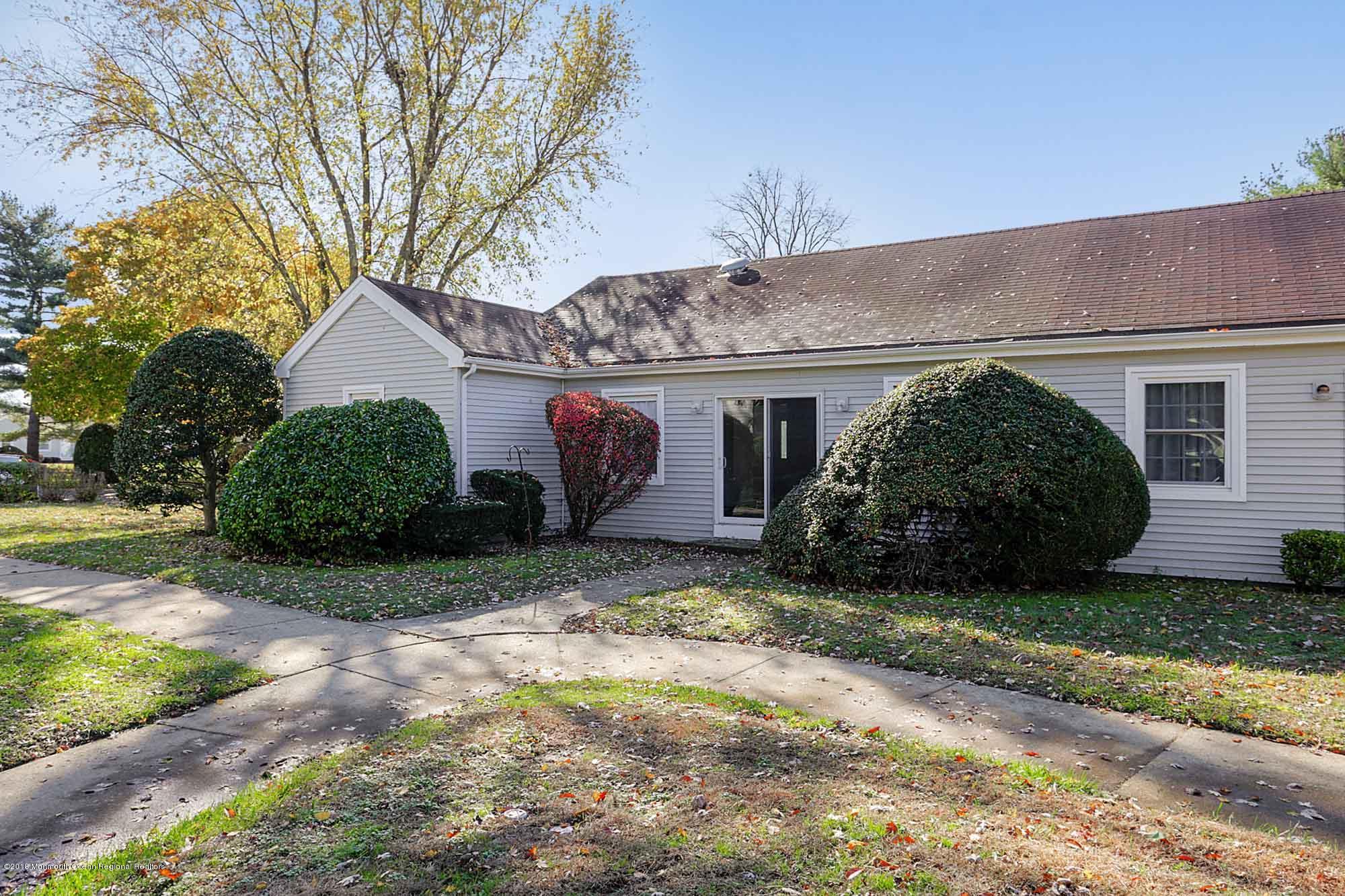 11 B Zacatin Road Freehold, NJ 07728 - Photo 17 of 18 IMG_3957_58_59_60