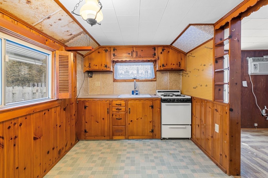 27 Bayview Avenue Fairhaven, MA 02719 - Photo 16 of 25