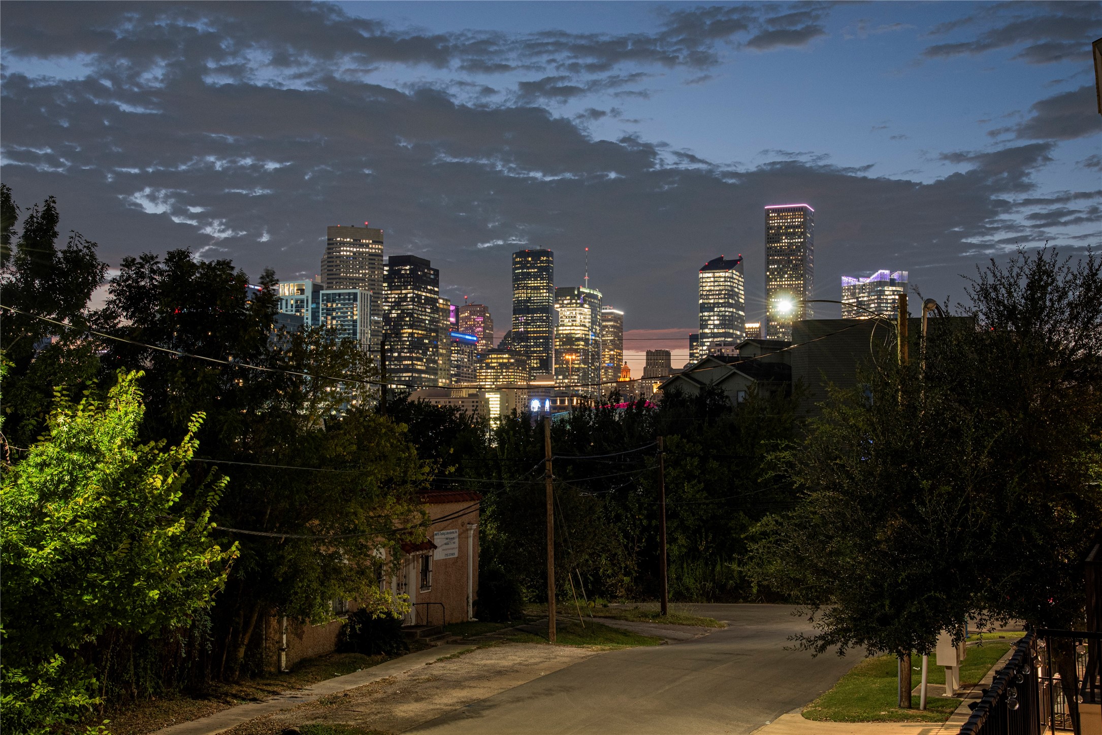 2513 B Garrow Street Houston, TX 77003 - Photo 20 of 29 Night time view.
