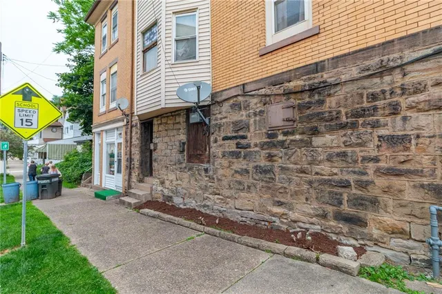 $105,000 | 502 3rd Street, Pitcairn, PA 15140