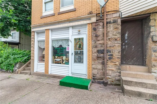 $105,000 | 502 3rd Street, Pitcairn, PA 15140