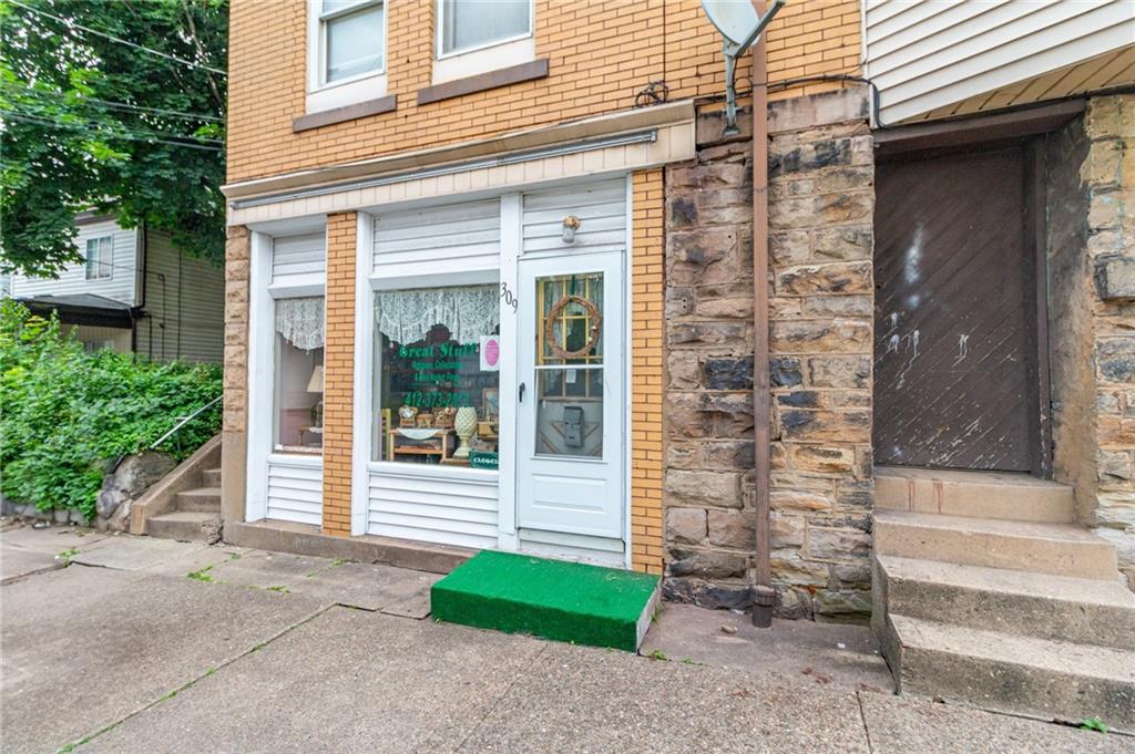 502 3rd Street Pitcairn, PA 15140 - Photo 3 of 14