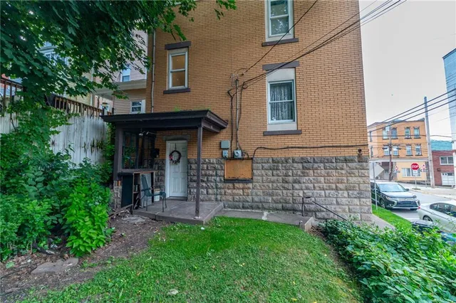 $105,000 | 502 3rd Street, Pitcairn, PA 15140