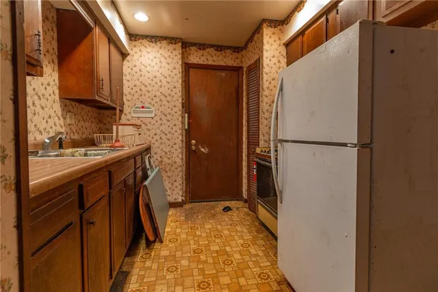 $105,000 | 502 3rd Street, Pitcairn, PA 15140