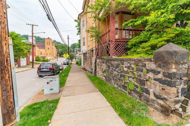 $105,000 | 502 3rd Street, Pitcairn, PA 15140