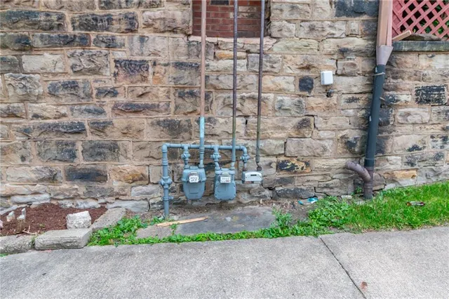 $105,000 | 502 3rd Street, Pitcairn, PA 15140