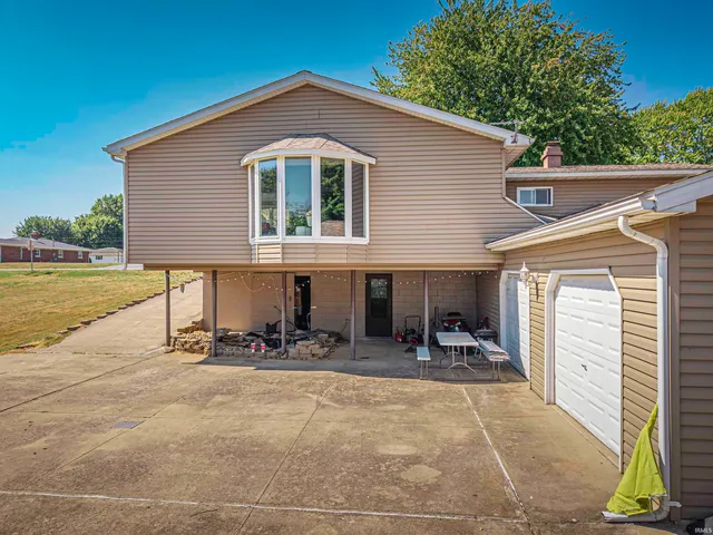 $284,400 | 308 3rd Avenue, Princeton, IN 47670