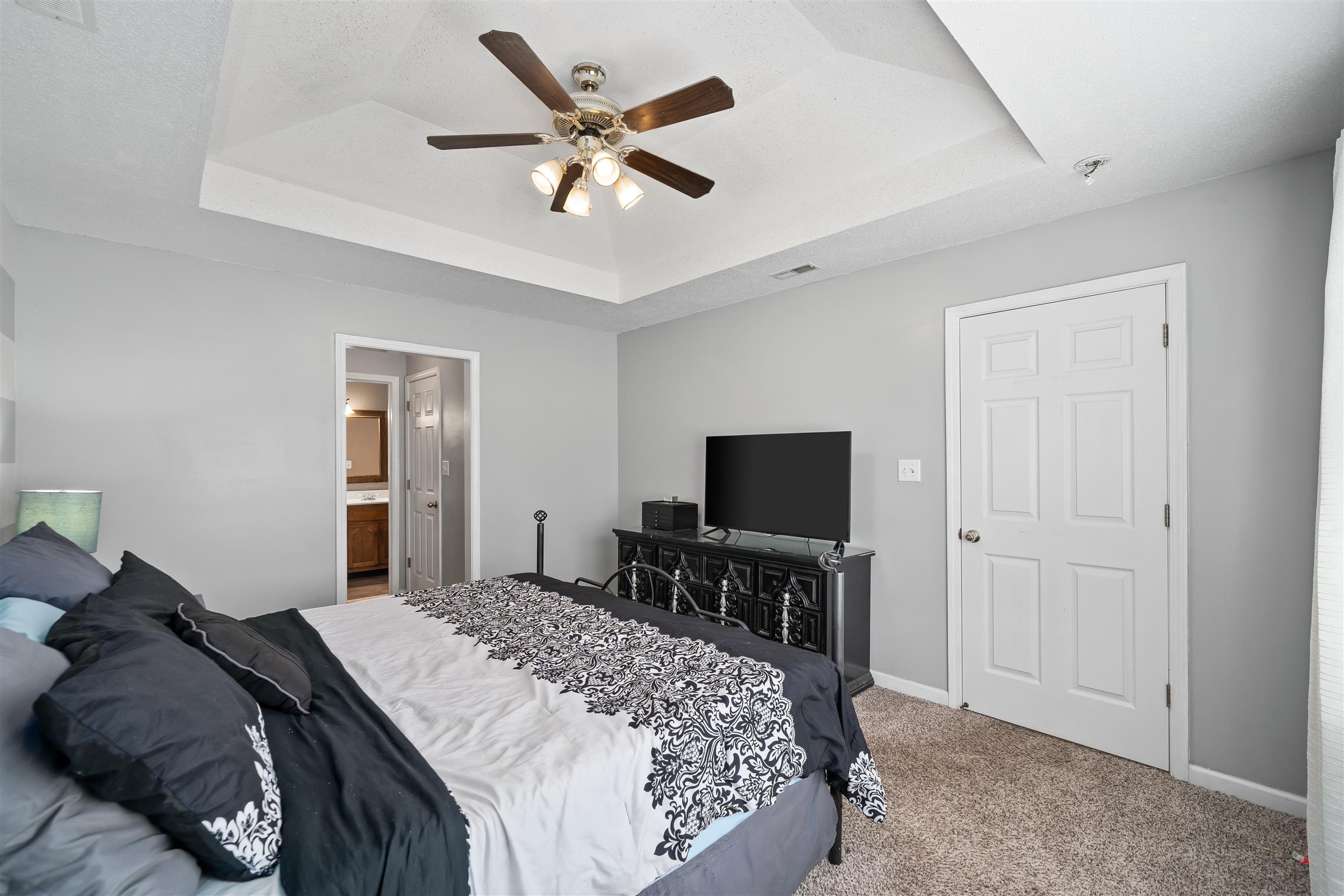 272 Shiloh Road Clarksville, TN 37042 - Photo 15 of 28 Master Suite