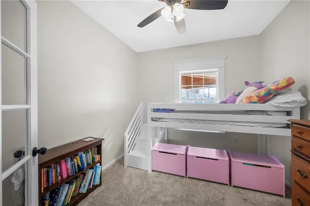 a view of entryway with washer and dryer