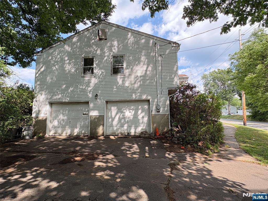 870 Ridgewood Avenue Oradell, NJ 07649 - Photo 34 of 37