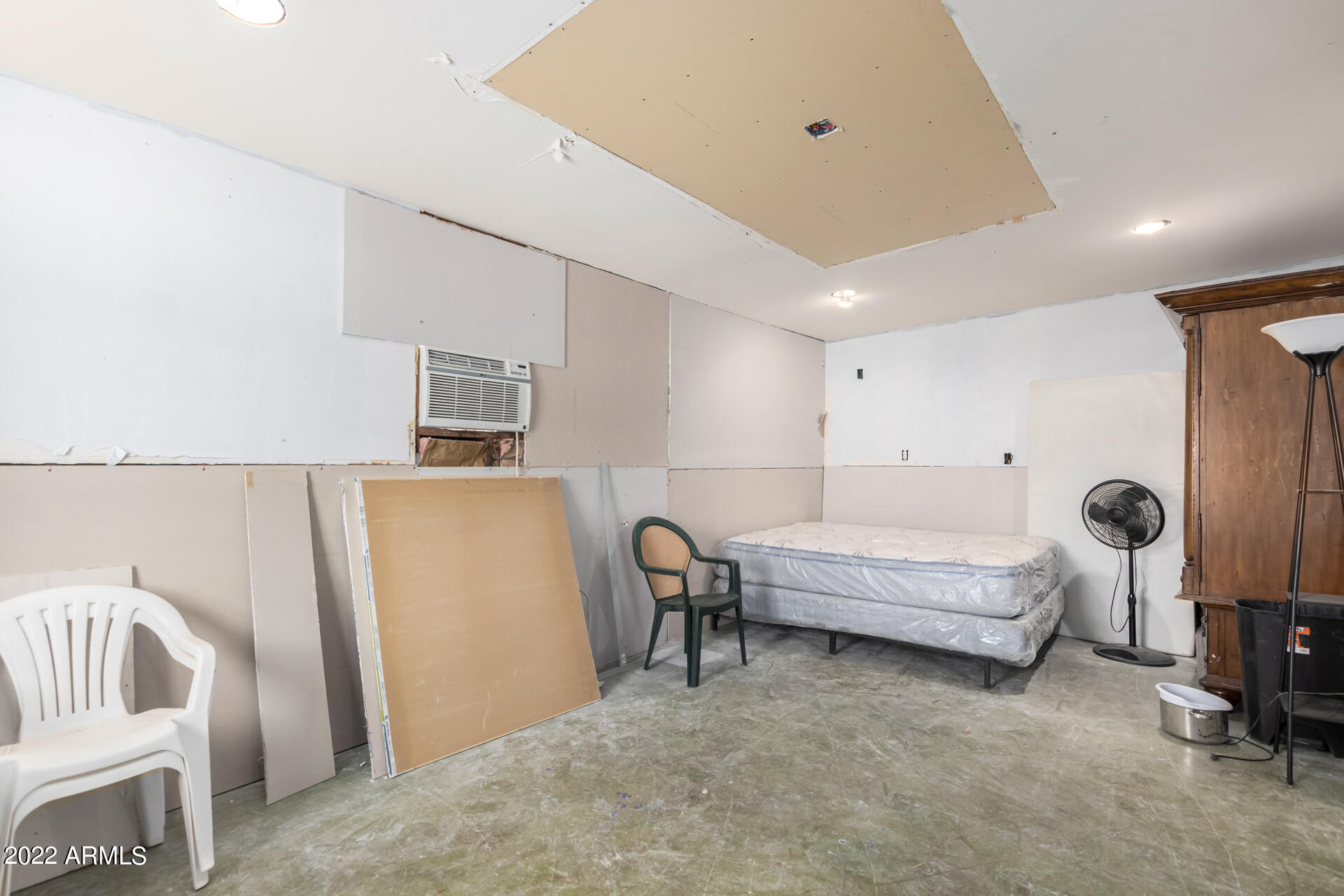 819 North Robson Mesa, AZ 85201 - Photo 43 of 45 a living room with furniture and a couch