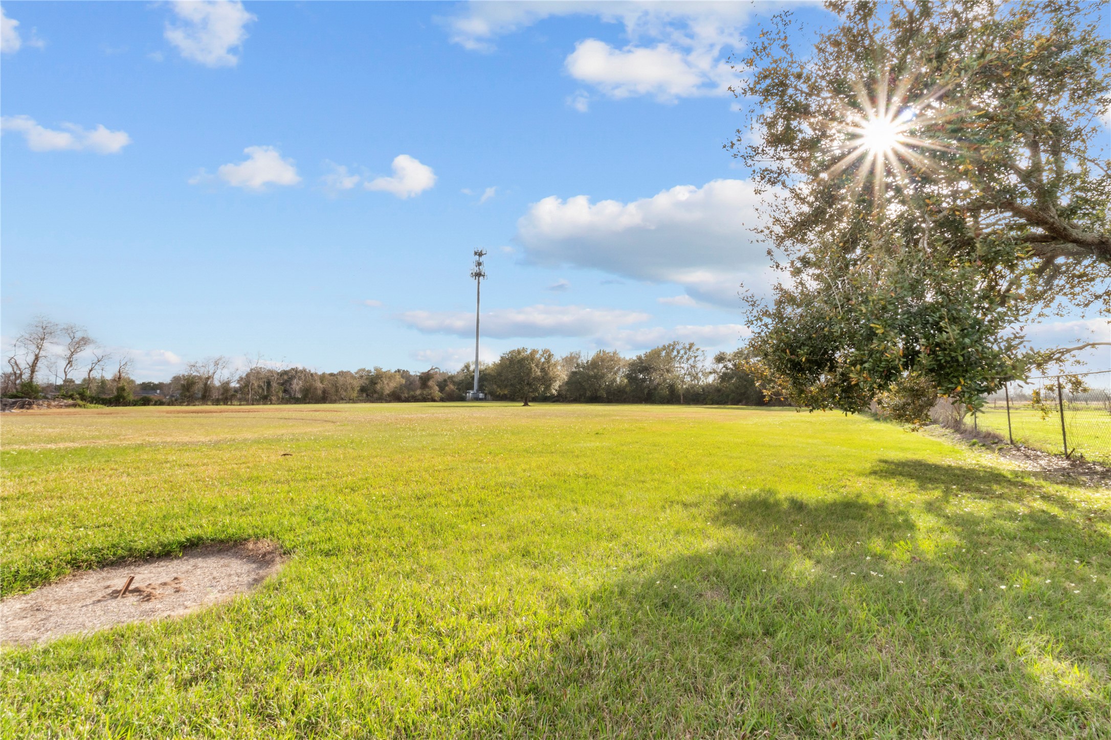 10302 Hanselman Road, Unit CR69 Manvel, TX 77578 - Photo 6 of 37 a view of an ocean and a mountain