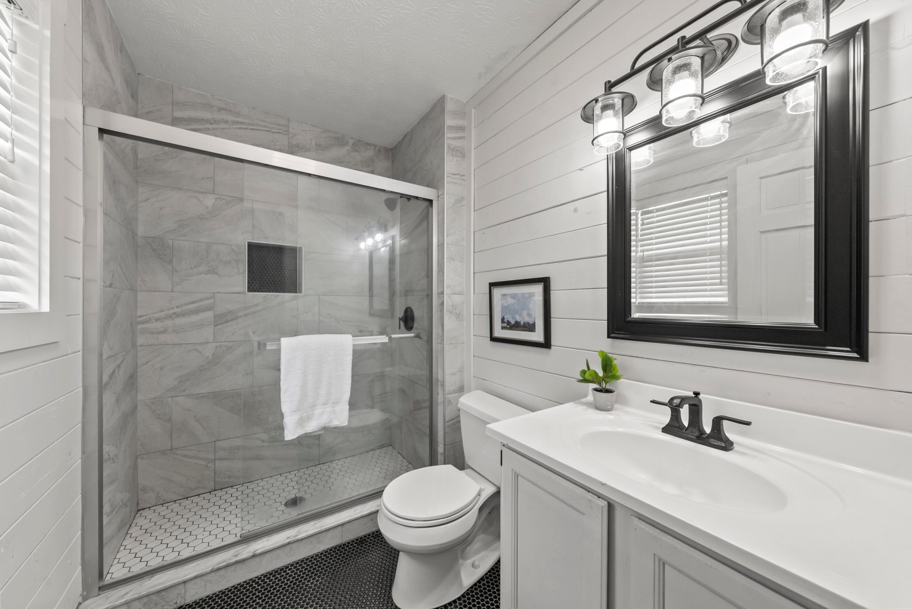 6420 Liberty Road North Powell, OH 43065 - Photo 27 of 45 Full Bathroom