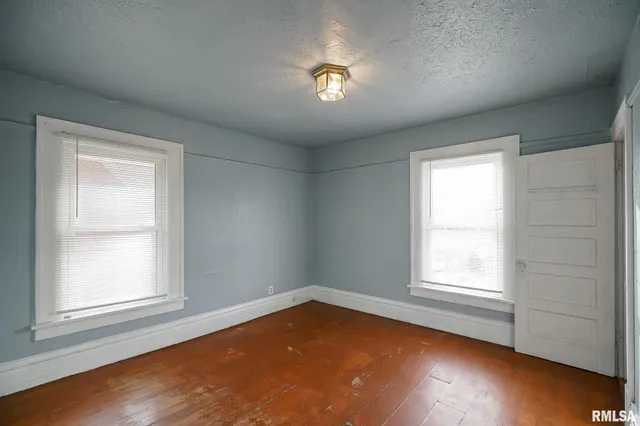 $99,900 | 1820 West Bradley Avenue, Peoria, IL 61606