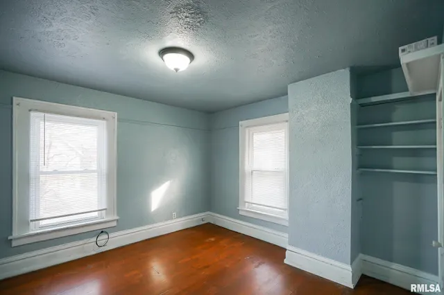 $99,900 | 1820 West Bradley Avenue, Peoria, IL 61606