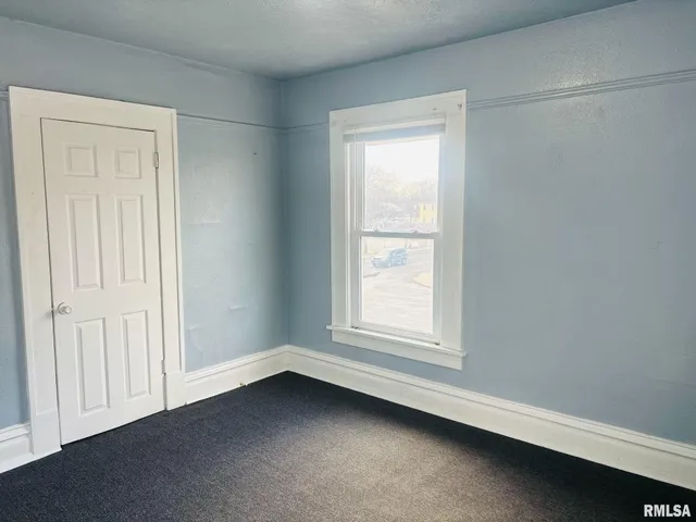 $99,800 | 1820 West Bradley Avenue, Peoria, IL 61606