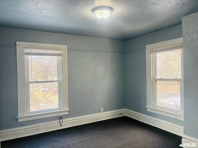 $99,800 | 1820 West Bradley Avenue, Peoria, IL 61606