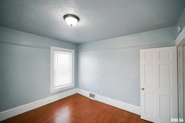 $99,900 | 1820 West Bradley Avenue, Peoria, IL 61606