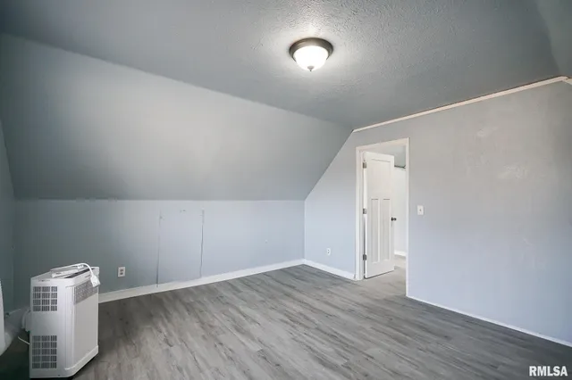 $99,800 | 1820 West Bradley Avenue, Peoria, IL 61606