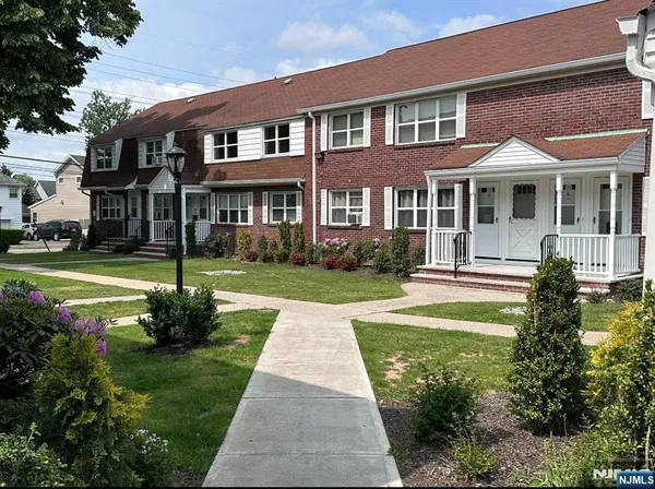 $1,900 | 2 Mount Vernon Court, Maywood, NJ 07607