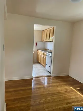 $1,900 | 2 Mount Vernon Court, Maywood, NJ 07607