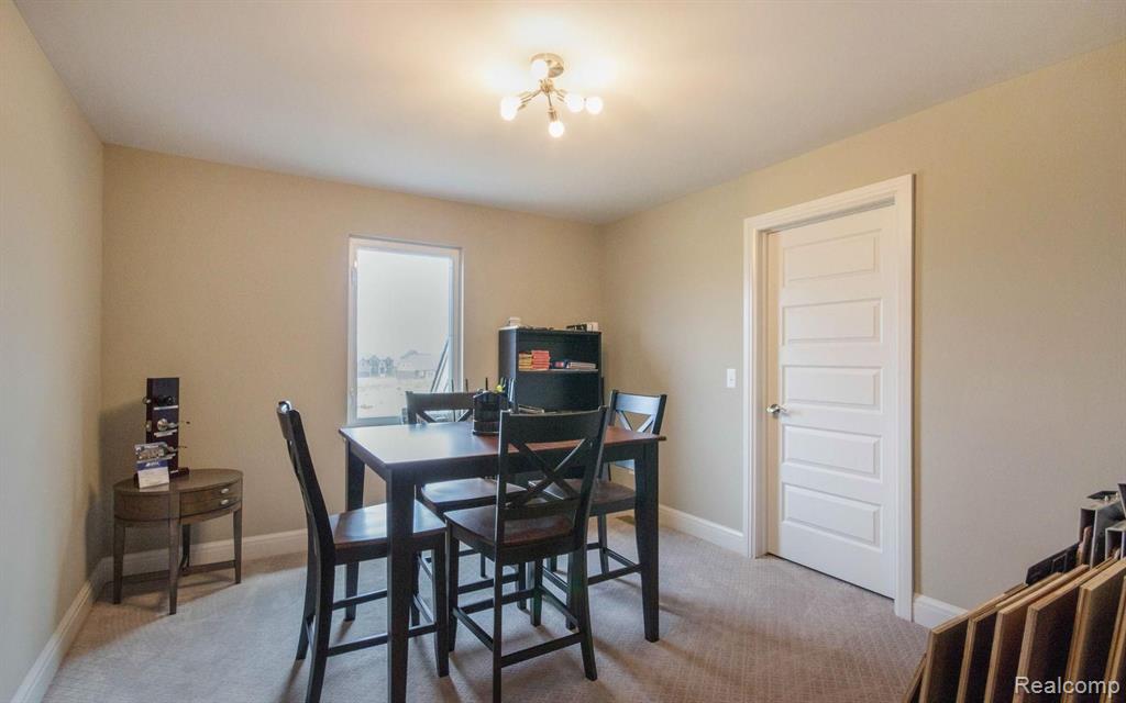 1705 Traceky Rochester, MI 48306 - Photo 30 of 39