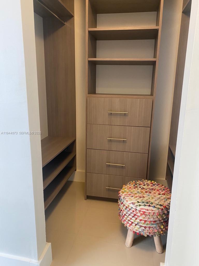 5261 Southwest 154th Place Miami, FL 33185 - Photo 13 of 22