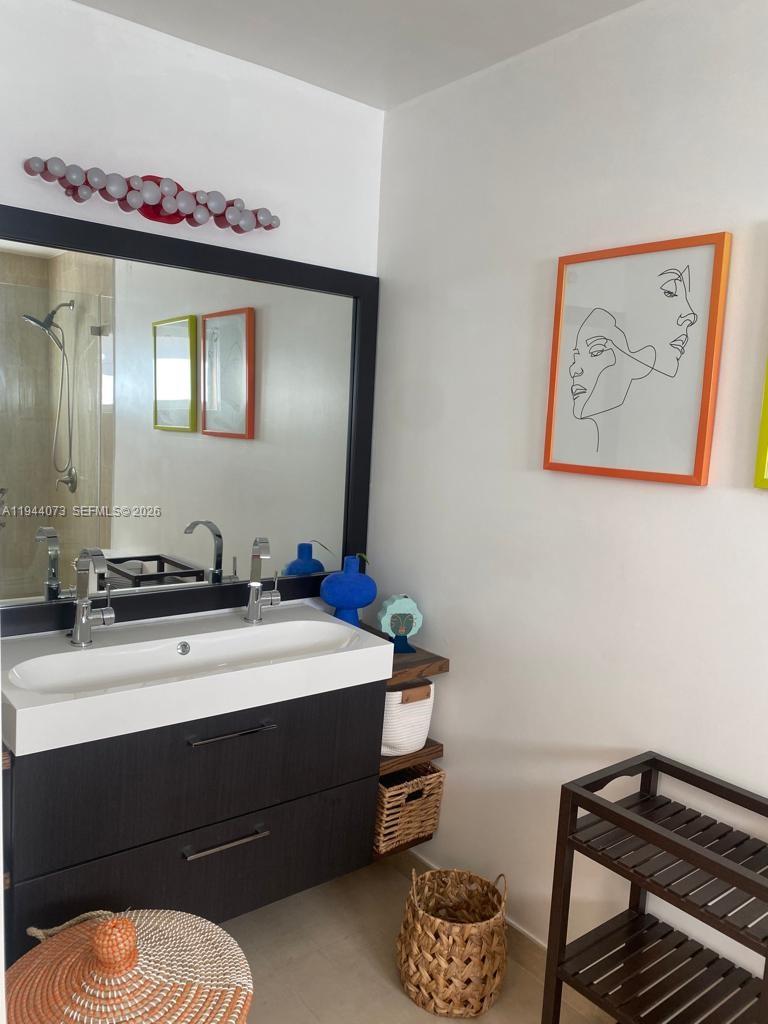 5261 Southwest 154th Place Miami, FL 33185 - Photo 14 of 22