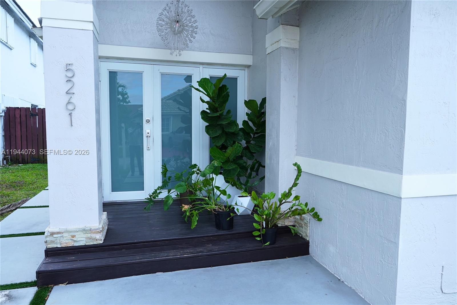 5261 Southwest 154th Place Miami, FL 33185 - Photo 2 of 22