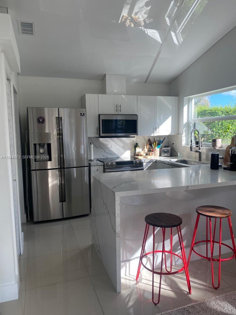 5261 Southwest 154th Place Miami, FL 33185 - Photo 6 of 22