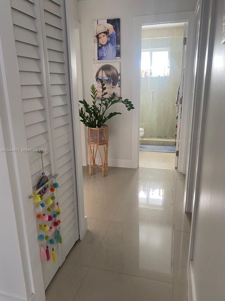 5261 Southwest 154th Place Miami, FL 33185 - Photo 9 of 22