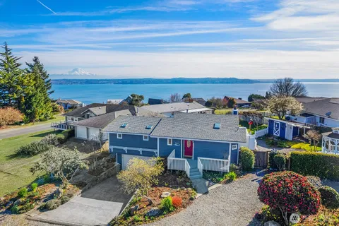 $865,000 | 7613 Southwest 258th Court, Vashon, WA 98070