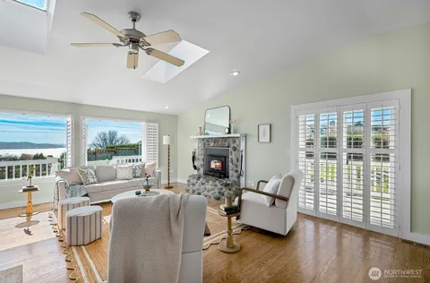 $865,000 | 7613 Southwest 258th Court, Vashon, WA 98070