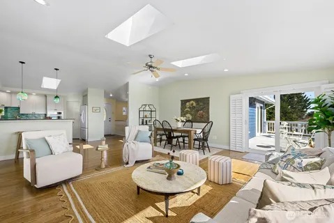 $865,000 | 7613 Southwest 258th Court, Vashon, WA 98070