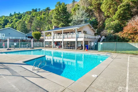 $865,000 | 7613 Southwest 258th Court, Vashon, WA 98070