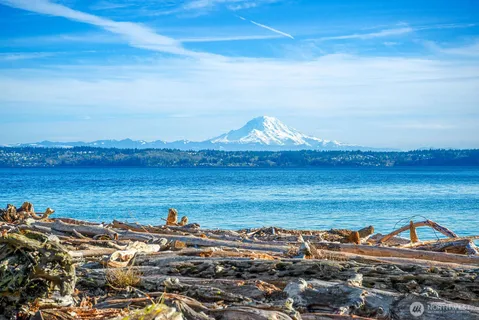 $865,000 | 7613 Southwest 258th Court, Vashon, WA 98070