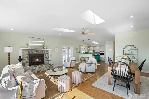 $865,000 | 7613 Southwest 258th Court, Vashon, WA 98070