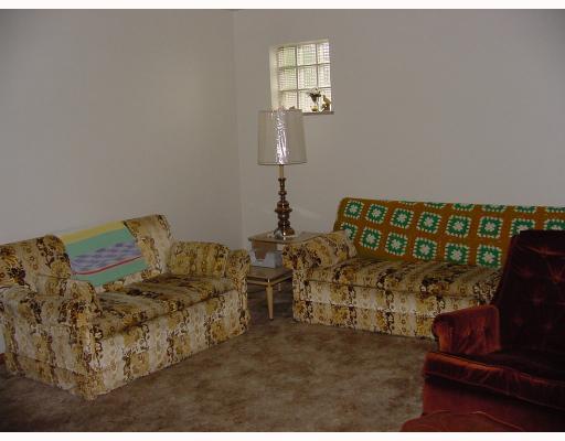 227 Hester Avenue McKees Rocks, PA 15136 - Photo 2 of 8 Living Room.