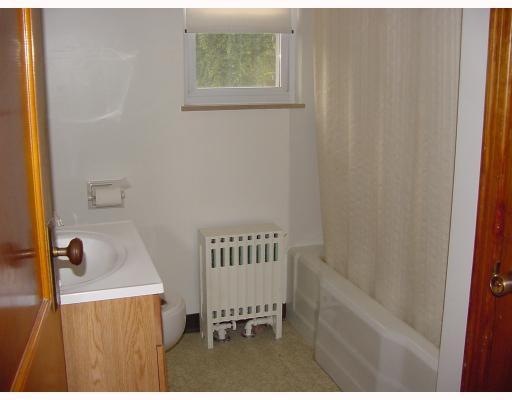 227 Hester Avenue McKees Rocks, PA 15136 - Photo 4 of 8 Master Bath/Spa.