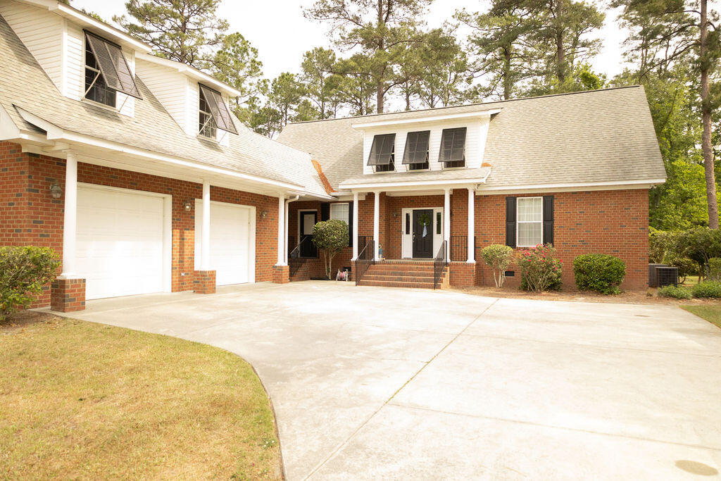 690 Longleaf Drive Walterboro, SC 29488 - Photo 2 of 33