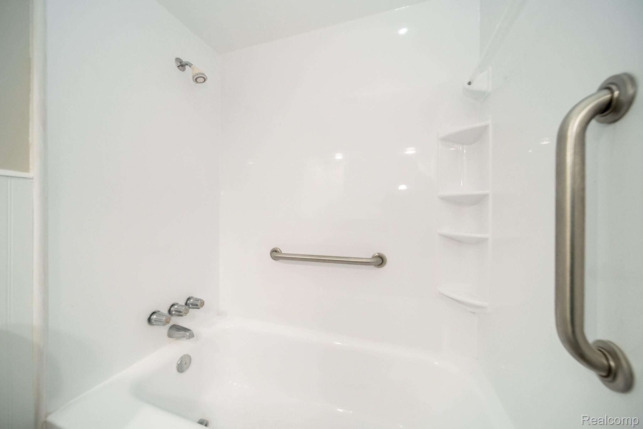 431 Red Oak Lane Rochester, MI 48307 - Photo 27 of 63 Gallery Image 27