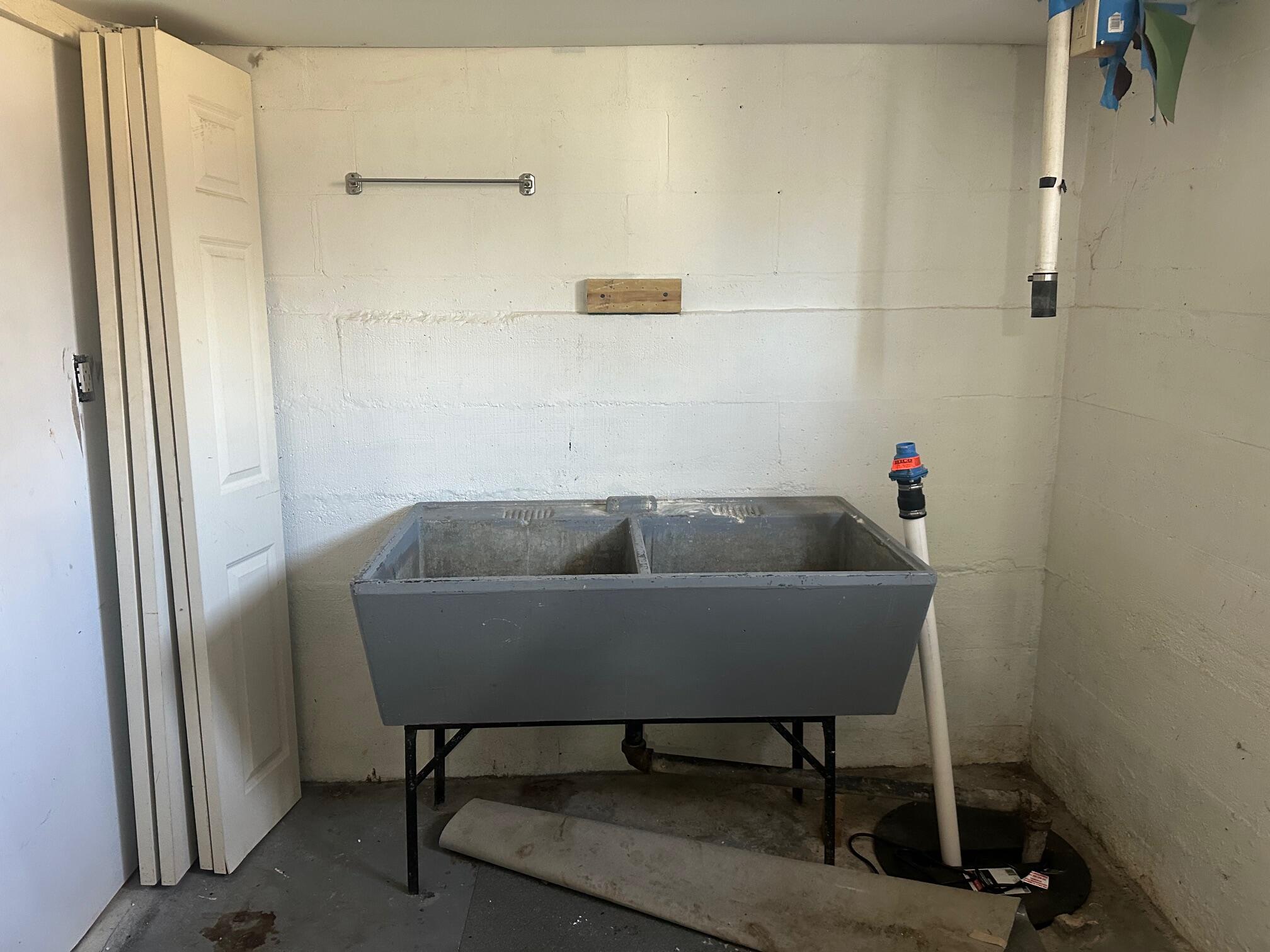 N1224 Clover Road Bloomfield, WI 53128 - Photo 23 of 29 Utility room (2)