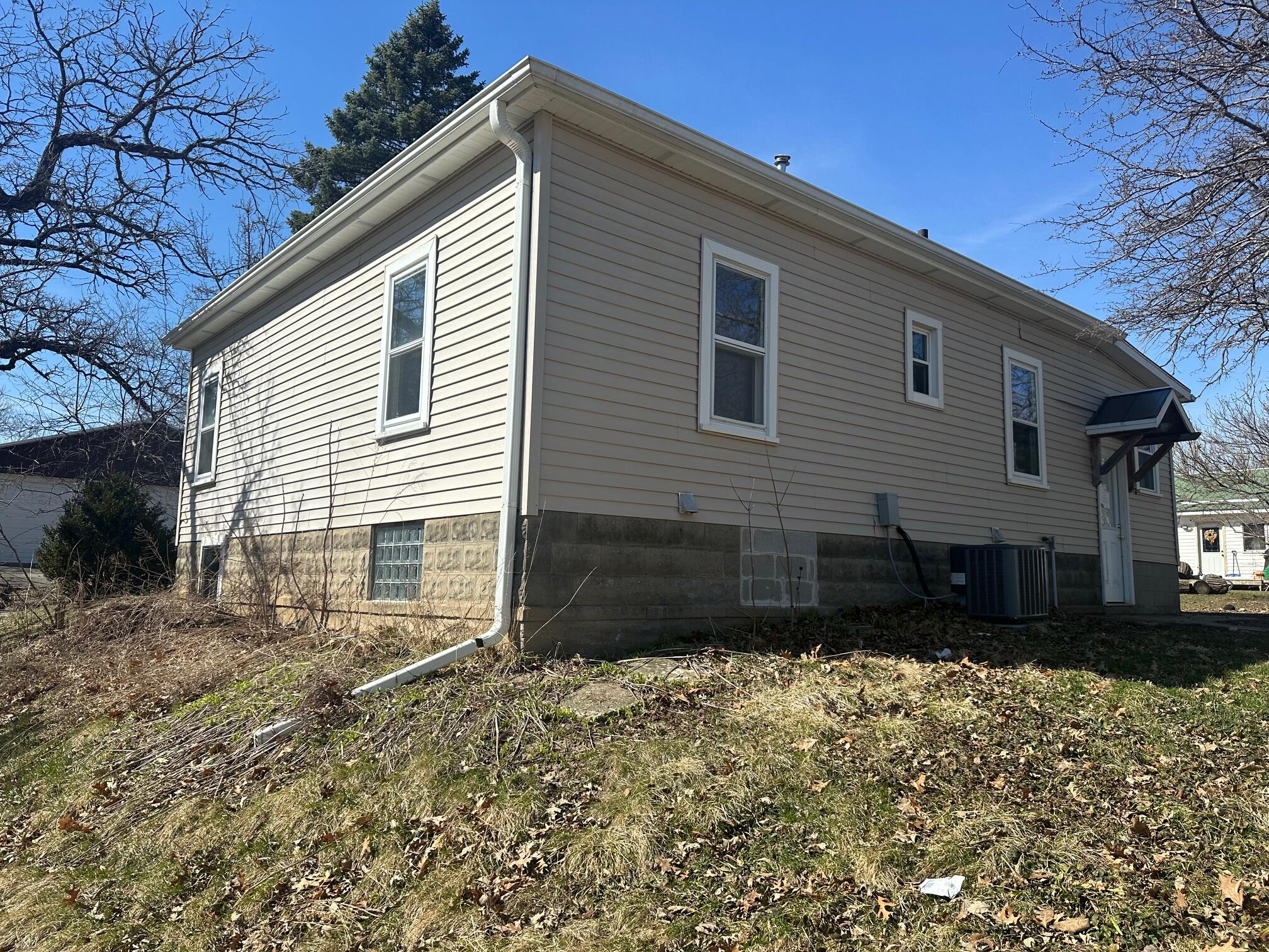 N1224 Clover Road Bloomfield, WI 53128 - Photo 27 of 29 Rear left