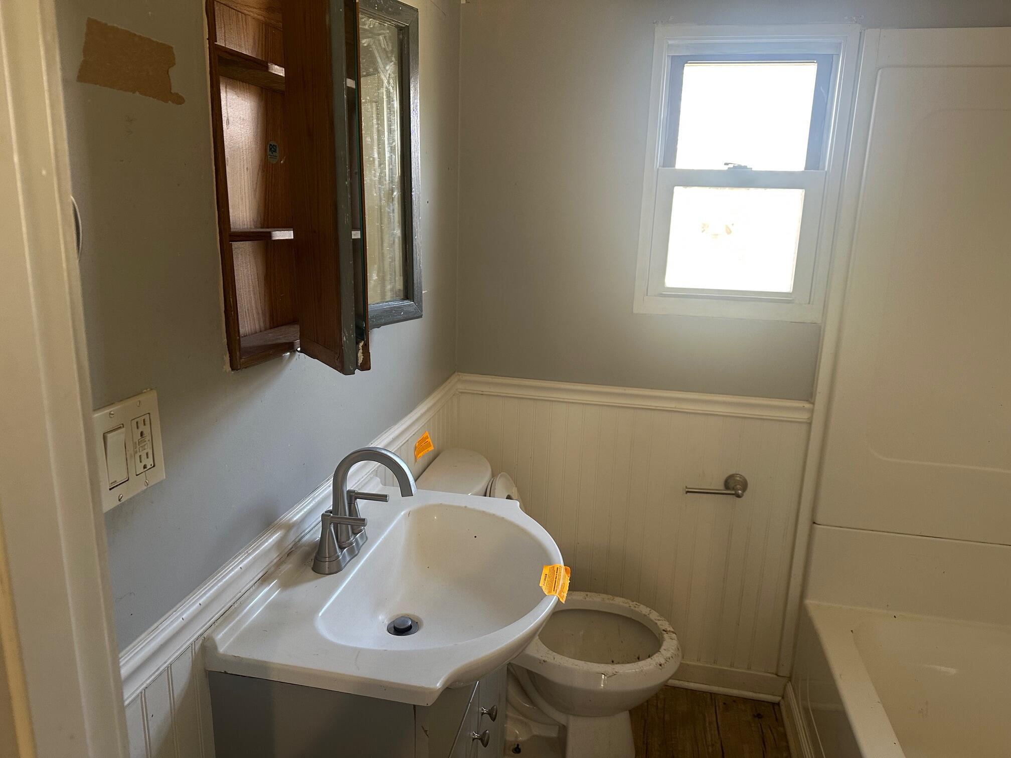 N1224 Clover Road Bloomfield, WI 53128 - Photo 10 of 29 Main floor bathroom (1)