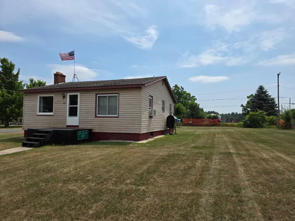 $189,900 | 5681 West Fox Road, Mears, MI 49436