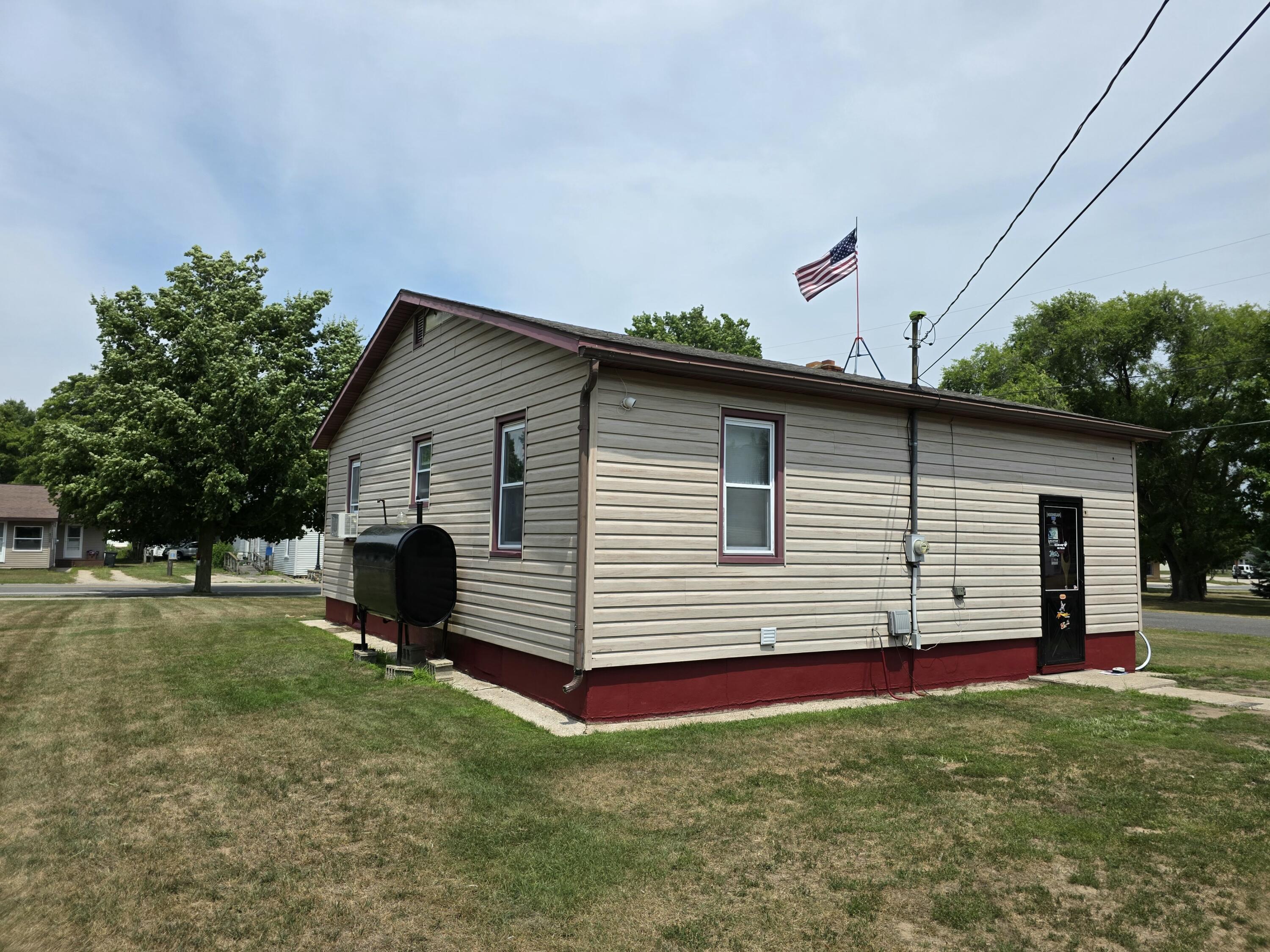 5681 West Fox Road Mears, MI 49436 - Photo 4 of 18 20250723_142418