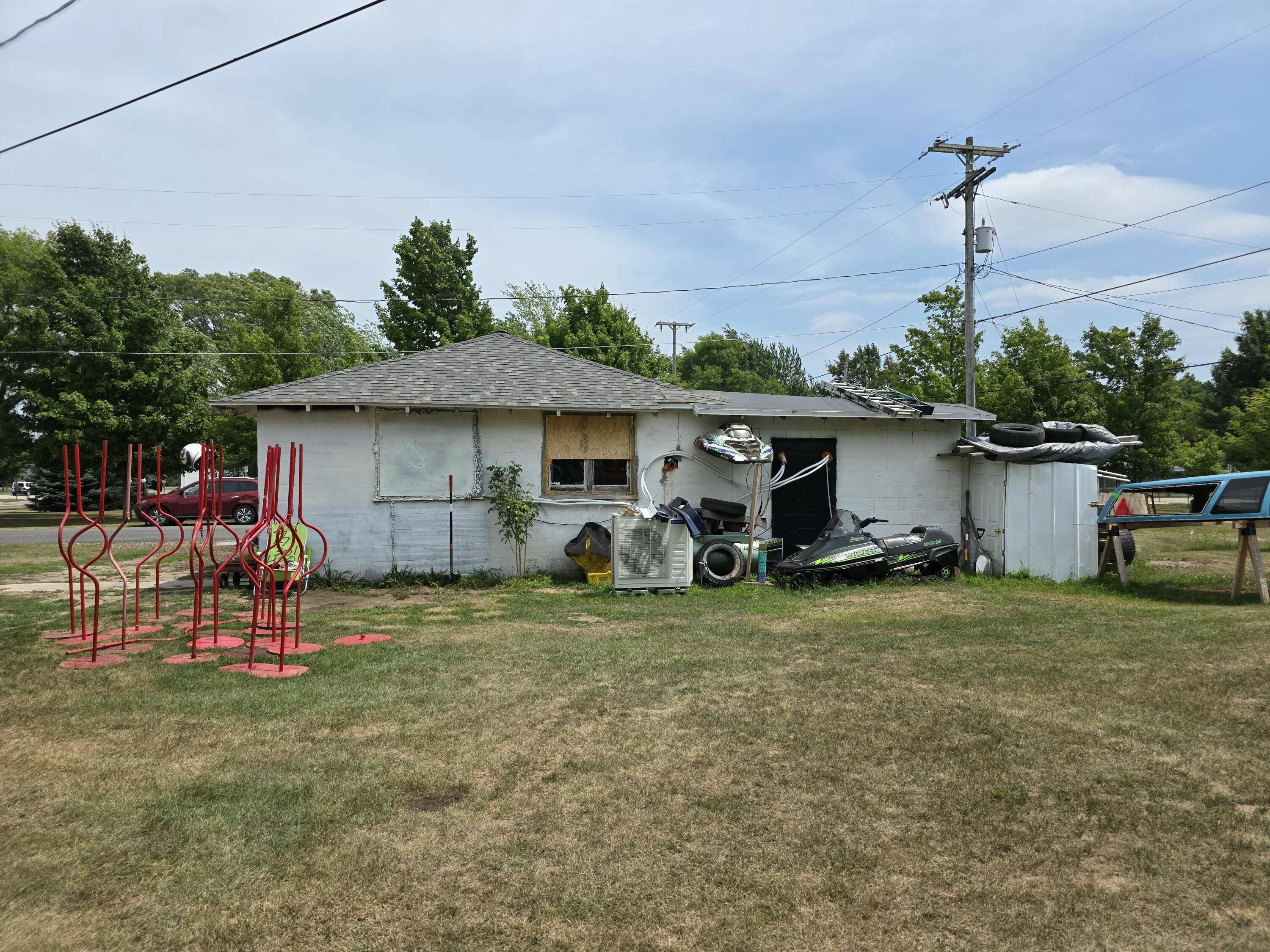 5681 West Fox Road Mears, MI 49436 - Photo 5 of 18 20250723_142411