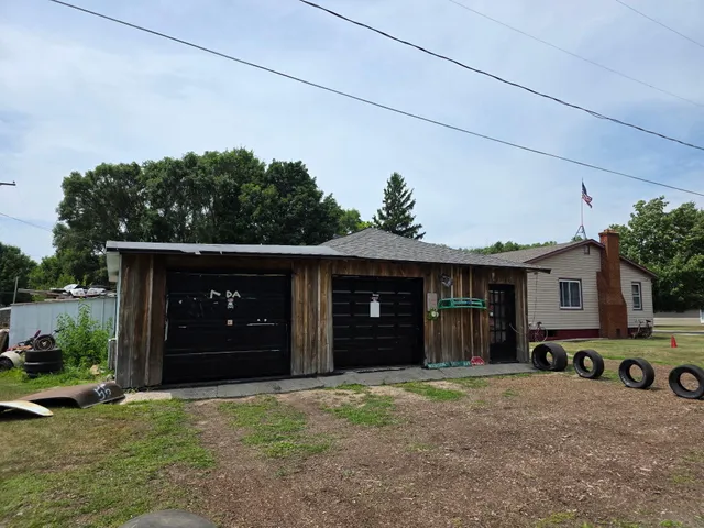 $189,900 | 5681 West Fox Road, Mears, MI 49436